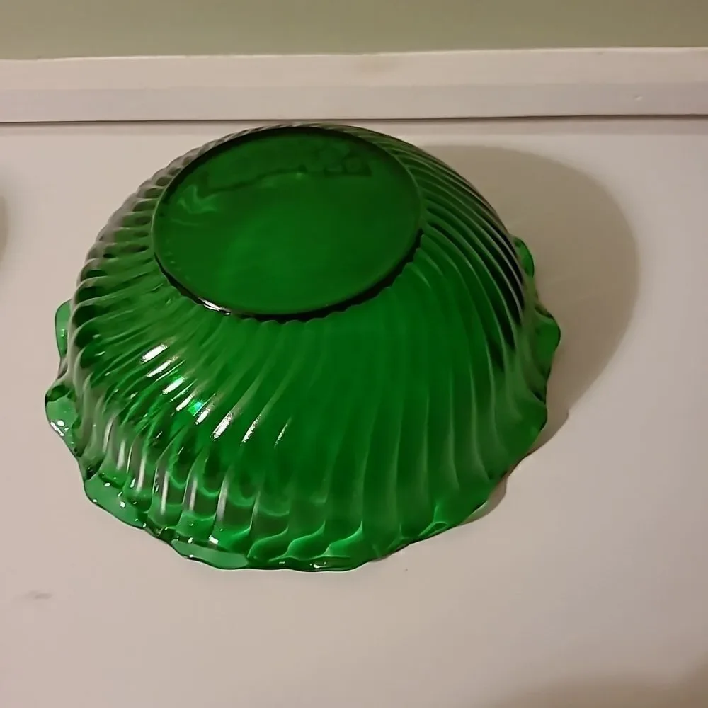 Pair of Ruffled Bowls